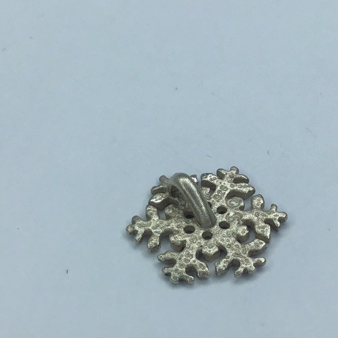 Fine Sterling Silver 925 Diamond Cut Snowflake Pendant - Pawn Man Store