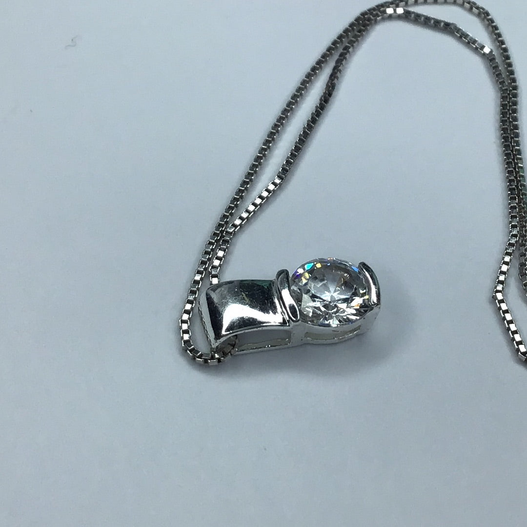 Fine Sterling Silver 925 Cubic Zirconia Pendant W/18” Box Link Chain Excellent Condition