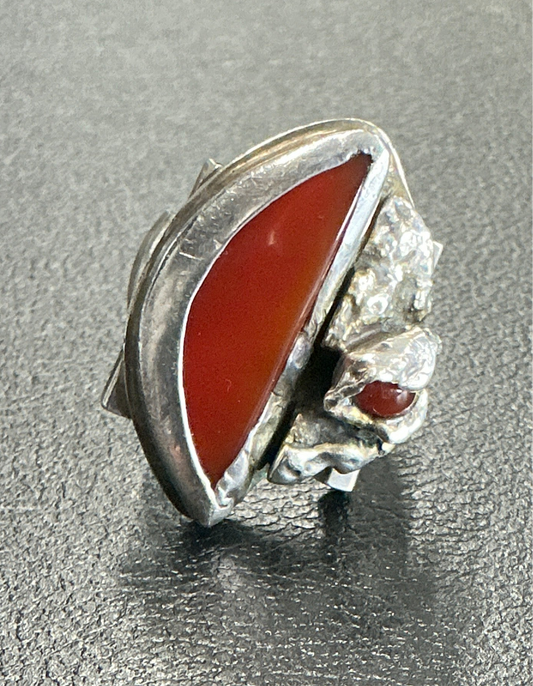 Heavy Vintage 1970s Artist Made Sterling and Carnelian Brutalist Ring Sz. 10.5