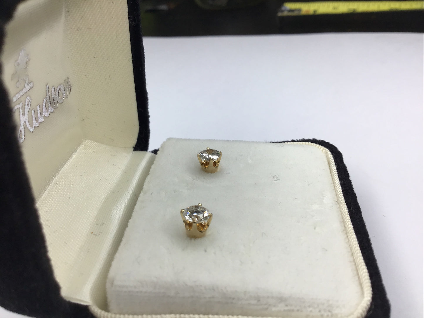 1ctw Round Brilliant Cut Diamond Stud Earrings In 14K Yellow Gold