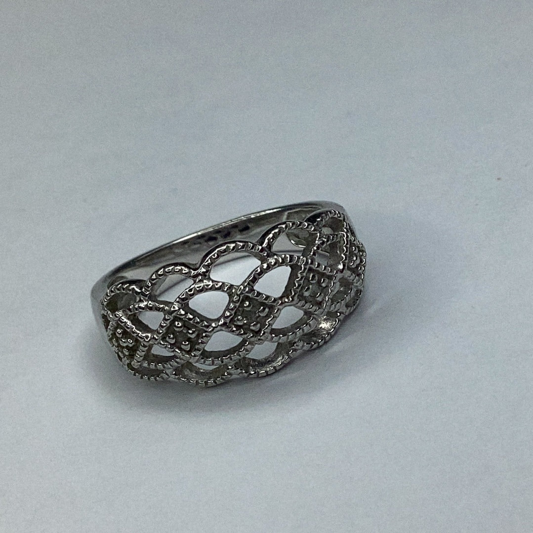 Sterling Silver 925 Scalloped 3 Diamond Ring sz. 6.75 - Pawn Man Store