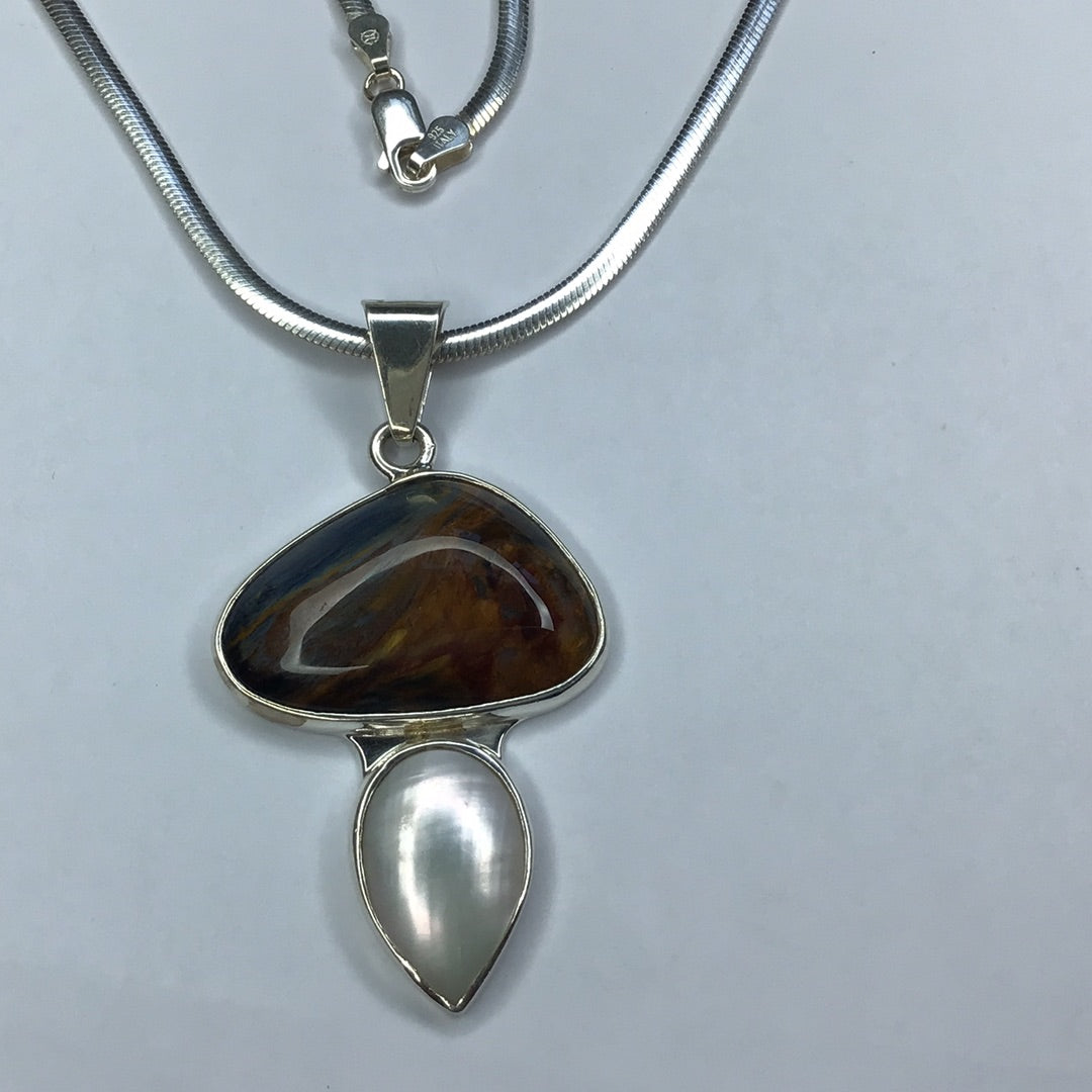 FINE STERLING SILVER 925 JASPER & PEARL LARGE PENDANT HANGING ON A STERLING SILVER 925 ITALIAN OVAL DOMED SNAKE CHAIN 20”