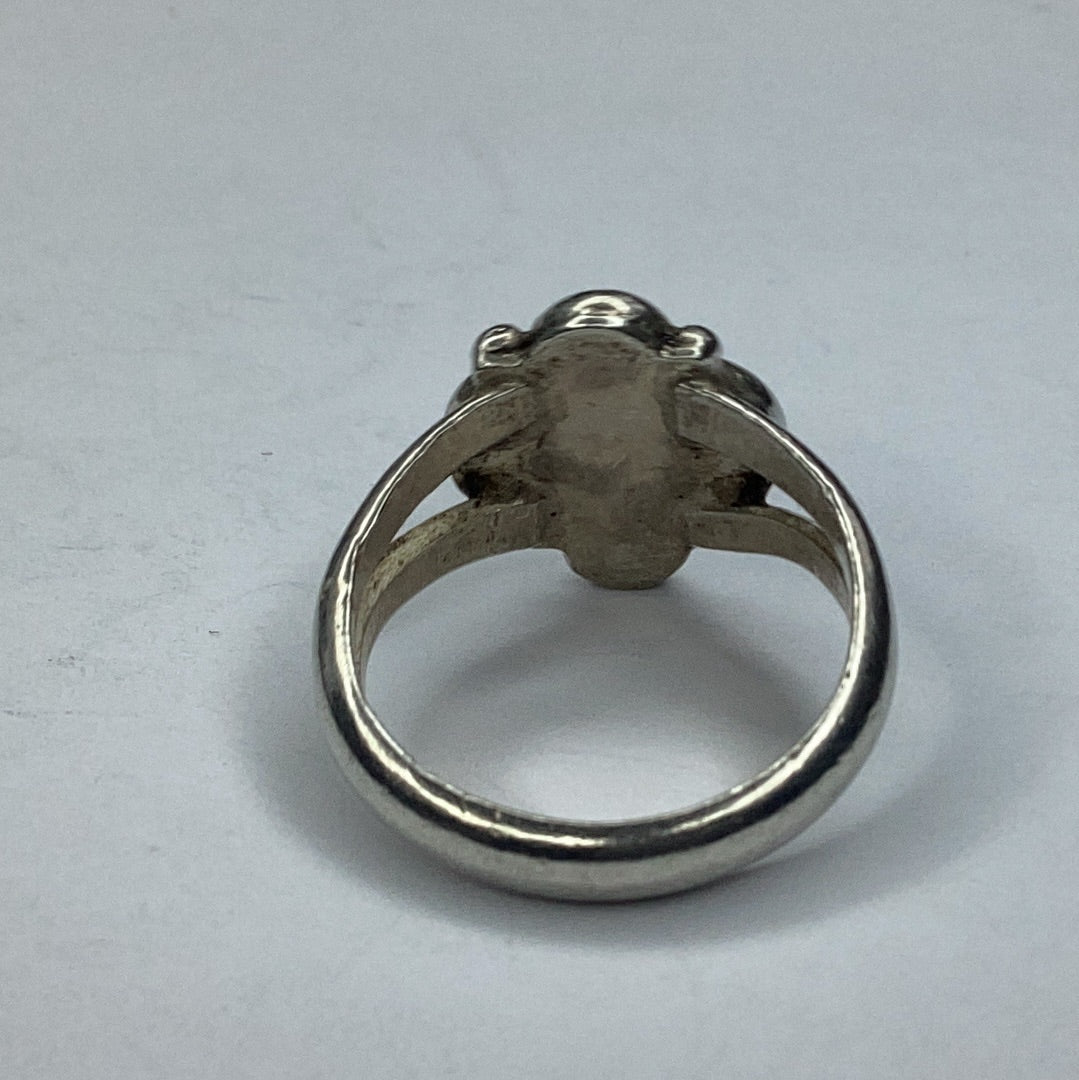 Sterling Silver Mother Of PearlFlower Shaped Ring sz. 4.25
