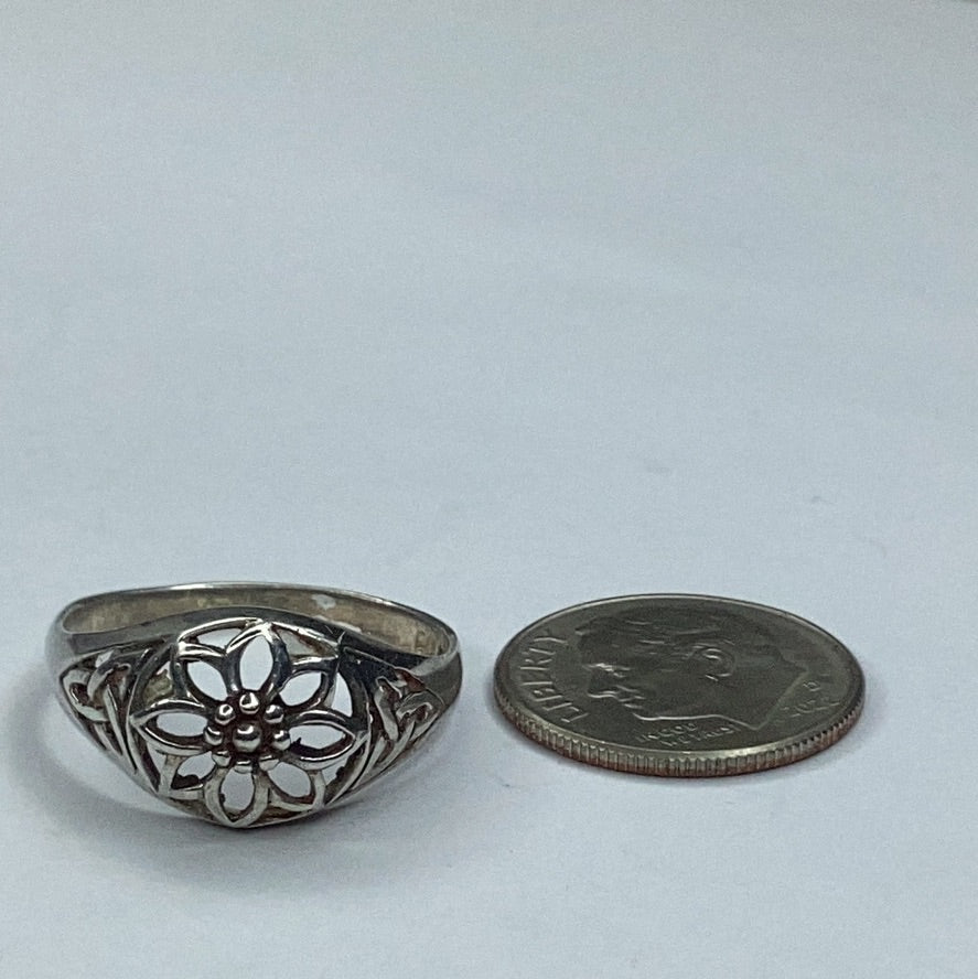 Sterling Silver 925 Celtic Flower Ring sz. 7.5