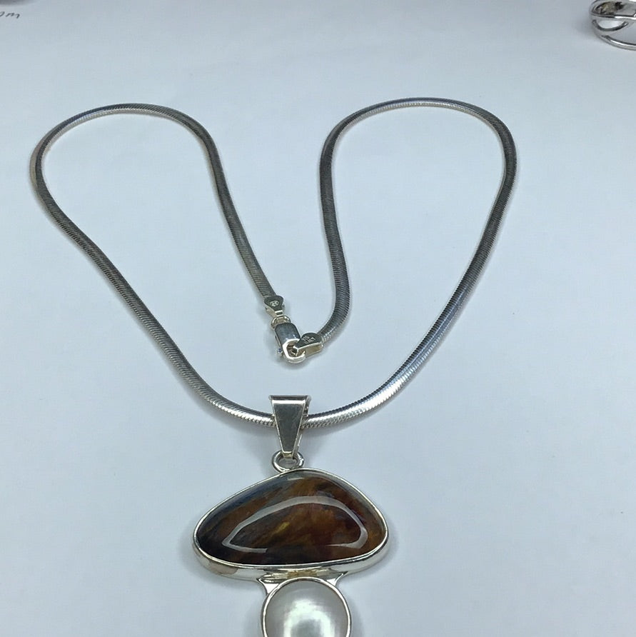 FINE STERLING SILVER 925 JASPER & PEARL LARGE PENDANT HANGING ON A STERLING SILVER 925 ITALIAN OVAL DOMED SNAKE CHAIN 20”