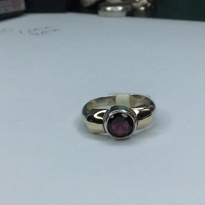 New 14K Yellow Gold & Sterling Silver Ring W/Round Faceted Rhodolite Garnet Sz. 5.5