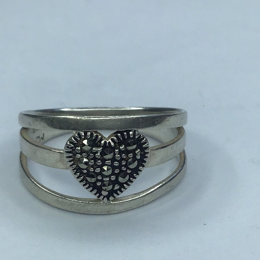 Fine Sterling Silver 925 Wide Band Heart Ring W/ Marcasite Stones Sz. 5.5