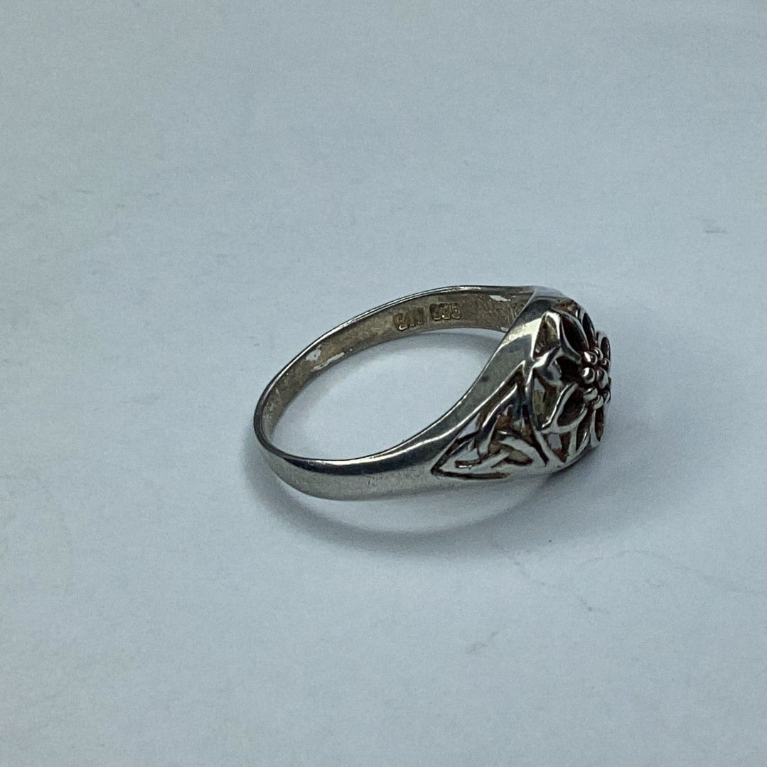Sterling Silver 925 Celtic Flower Ring sz. 7.5