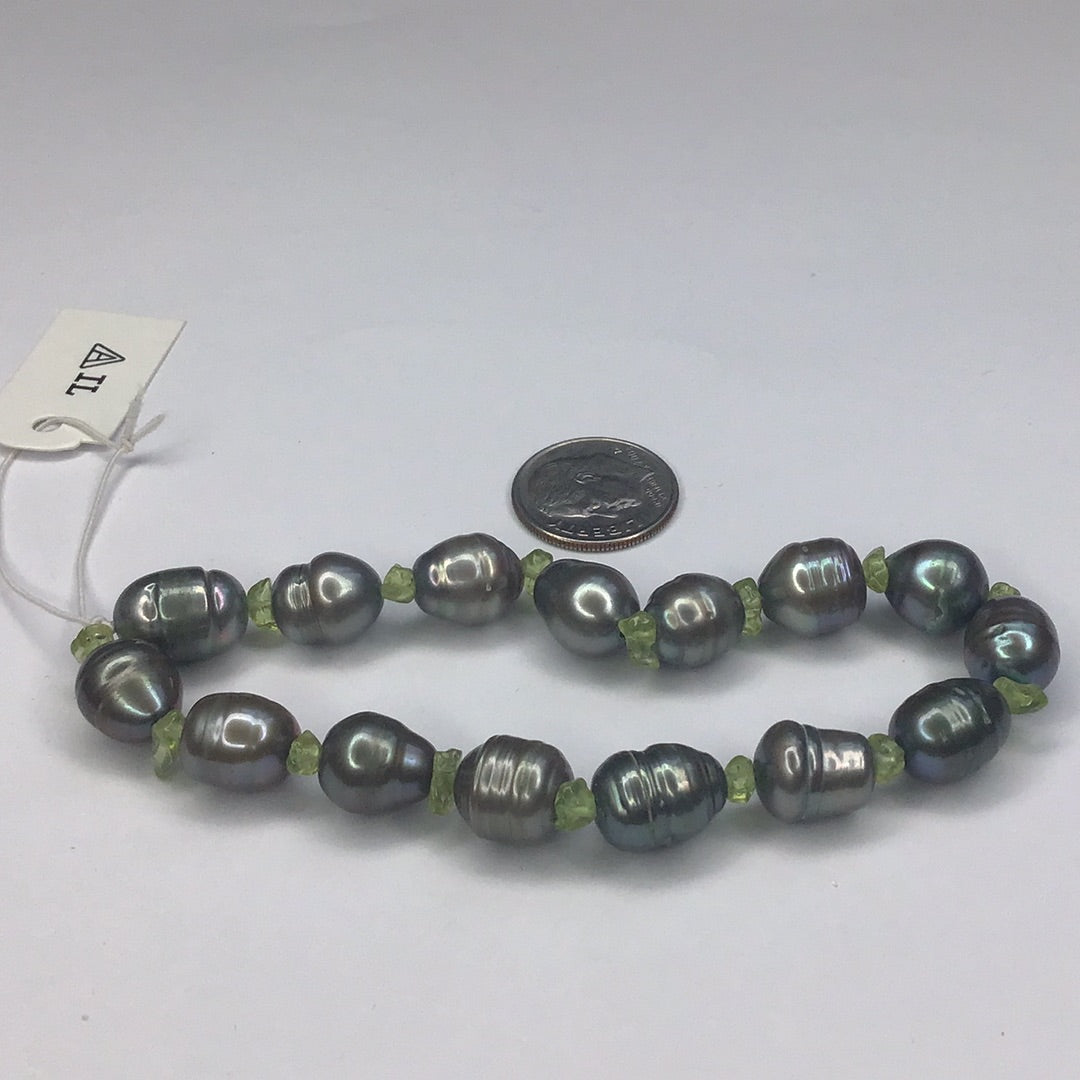 Cultured Freshwater Pearl Stretch Bracelet Green W/Peridot Bead Stones